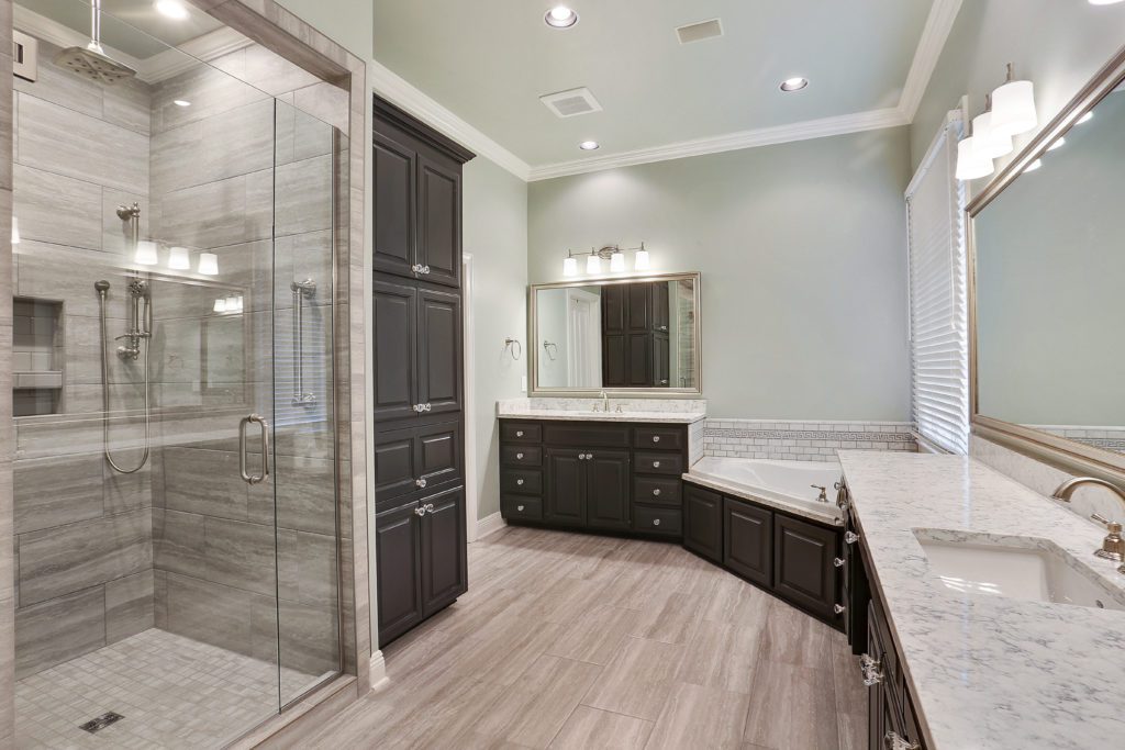  Baton Rouge Remodeler shows new Bathroom