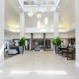 baton-rouge-hilton-atrium-lobby-entrance