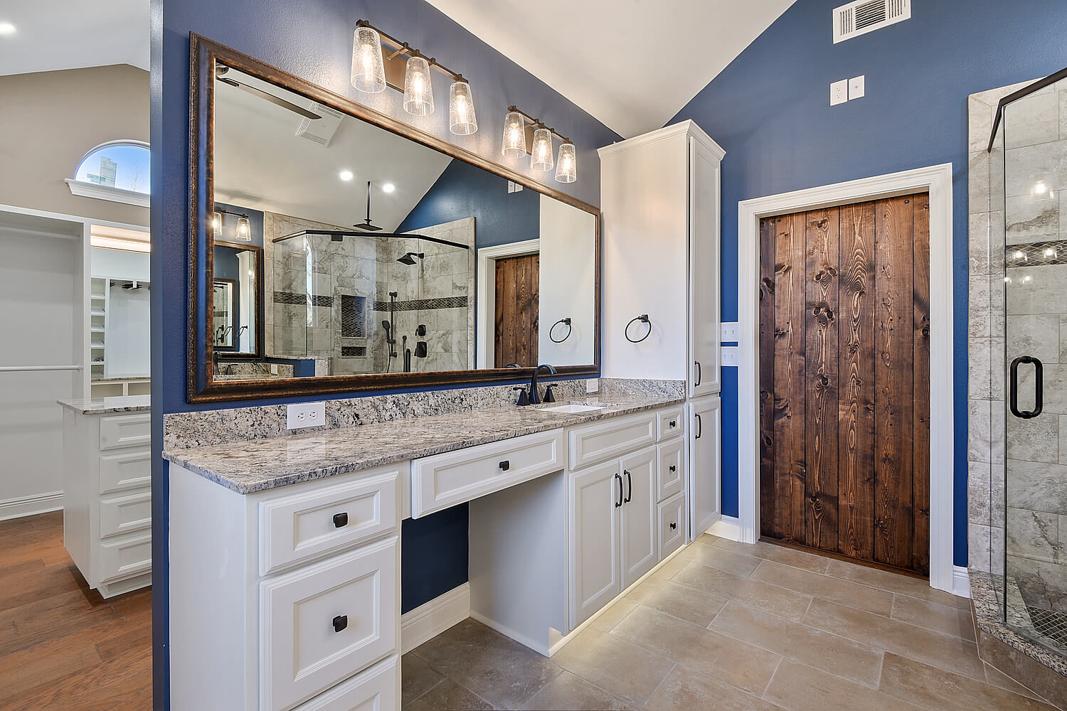 Small Bathroom Built In Vanity