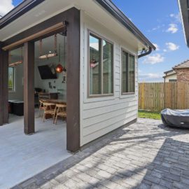 Outdoor-Kitchen-Concrete-Pavers