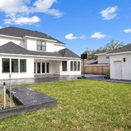 Baton Rouge Home Builder garage in back